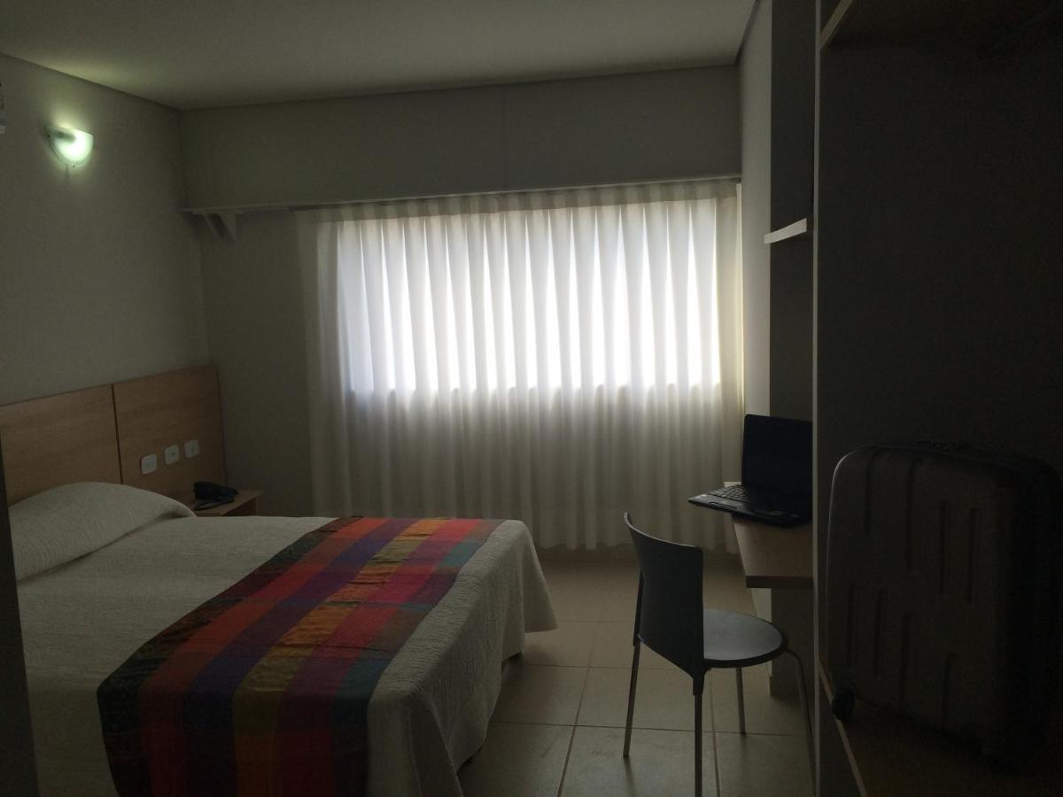 Itumbiara Palace Hotel Oda fotoğraf