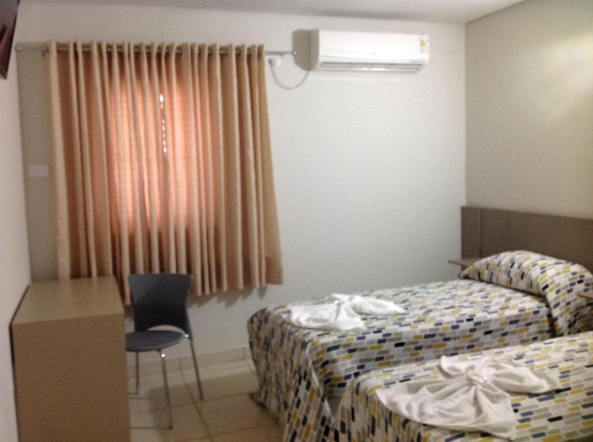 Itumbiara Palace Hotel Oda fotoğraf