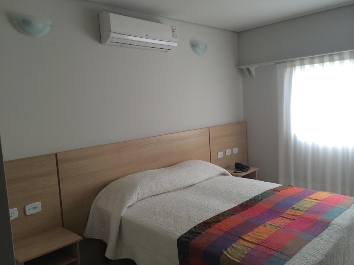 Itumbiara Palace Hotel Oda fotoğraf
